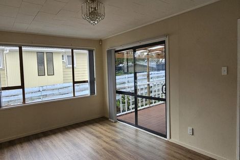 Photo of property in 13 Waari Avenue, Sunnyvale, Auckland, 0612