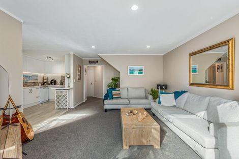 Photo of property in 15/61a Birkdale Road, Birkdale, Auckland, 0626