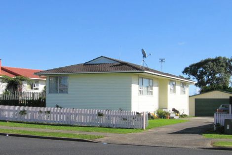 Photo of property in 35 Othello Drive, Clover Park, Auckland, 2023
