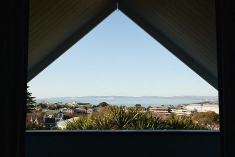 Photo of property in 10 Cobden Road, Bluff Hill, Napier, 4110