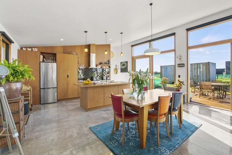 Photo of property in 62 Anglers Avenue, Warea, New Plymouth, 4381