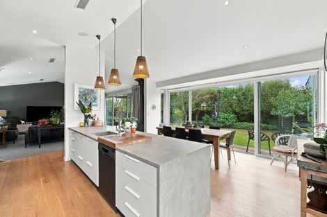 Photo of property in 9 Hadlow Place, Burnside, Christchurch, 8041
