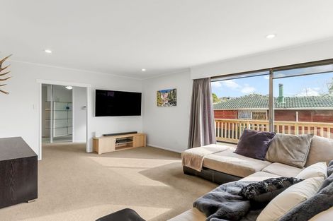 Photo of property in 47 Felgrove Street, Glendene, Auckland, 0602
