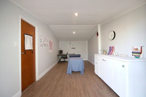 Photo of property in 7 Williamson Road, Clive, 4102