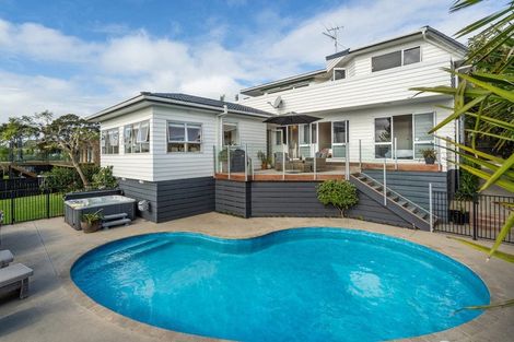 Photo of property in 74 Aberdeen Road, Campbells Bay, Auckland, 0620
