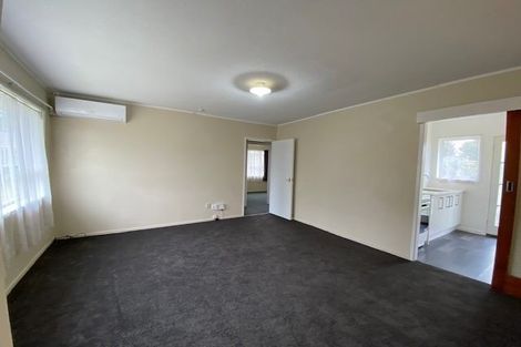 Photo of property in 2/76 Millbrook Road, Henderson, Auckland, 0612