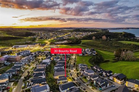 Photo of property in 30 Bounty Road, Long Bay, Auckland, 0630