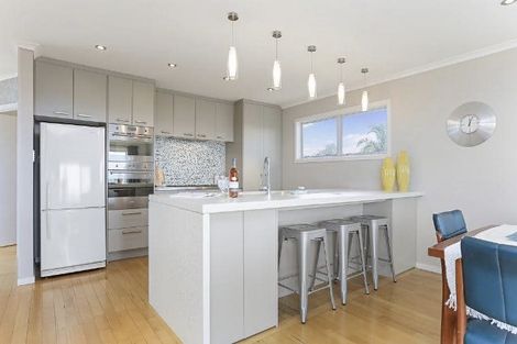 Photo of property in 103 Stanmore Bay Road, Stanmore Bay, Whangaparaoa, 0932