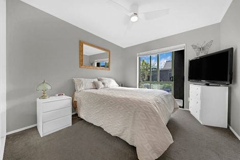 Photo of property in 6 Craiburn Street, Ranui, Auckland, 0612