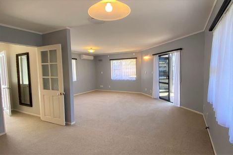 Photo of property in 14 Sandel Rise, Merrilands, New Plymouth, 4312