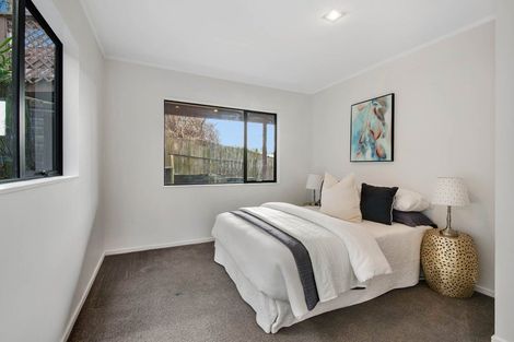 Photo of property in 2/13 Greenridge Court, Glenfield, Auckland, 0629