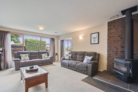 Photo of property in 6 Foster Place, Rangiora, 7400