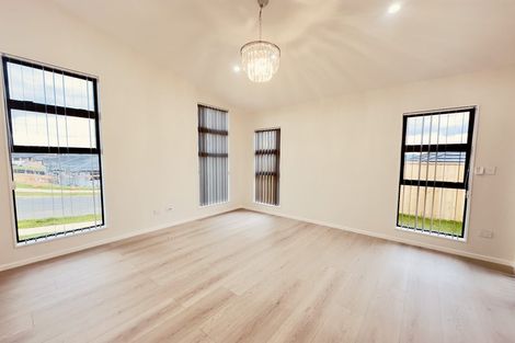 Photo of property in 10 Viv Green Place, Pokeno, 2402