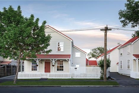 Photo of property in 30 Colwyn Street, Bryndwr, Christchurch, 8053