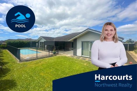 Photo of property in 6 Walnut Road, Riverhead, 0820