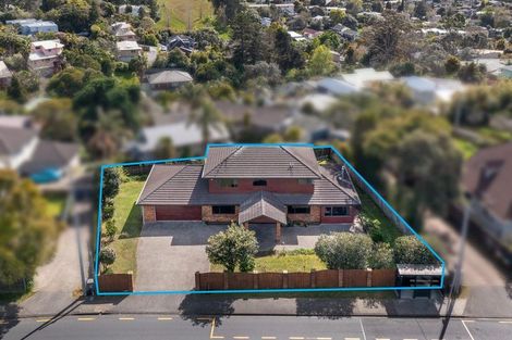 Photo of property in 181 Carlisle Road, Northcross, Auckland, 0632