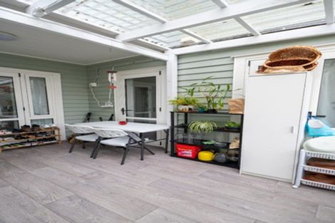 Photo of property in 11 Stitchbird Crescent, Papakura, 2110