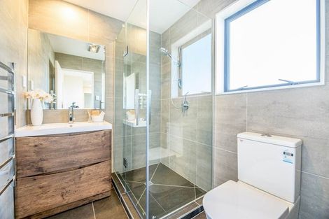 Photo of property in 12b September Place, Forrest Hill, Auckland, 0620