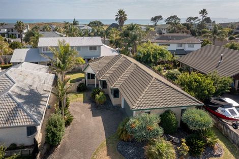 Photo of property in 11 Santa Monica Drive, Papamoa Beach, Papamoa, 3118