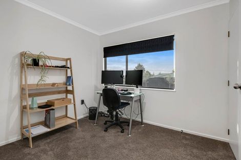 Photo of property in 13 Sandpiper Grove, Unsworth Heights, Auckland, 0632