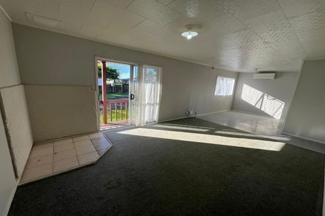 Photo of property in 71 Flat Bush Road, Clover Park, Auckland, 2023