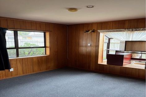 Photo of property in 77b Sturges Road, Henderson, Auckland, 0612