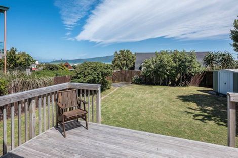 Photo of property in 42 Hicks Crescent, Waikanae Beach, Waikanae, 5036