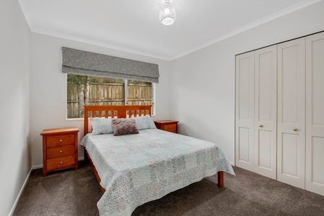 Photo of property in 13 Sandpiper Grove, Unsworth Heights, Auckland, 0632