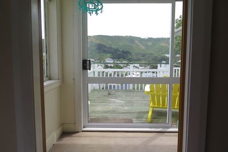 Photo of property in 28 Melbourne Road, Island Bay, Wellington, 6023