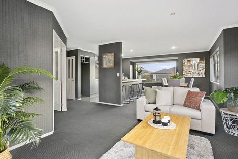 Photo of property in 14 Brancaster Place Cambridge Waipa District