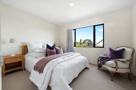 Photo of property in 5/7 Eske Place, Highland Park, Auckland, 2010