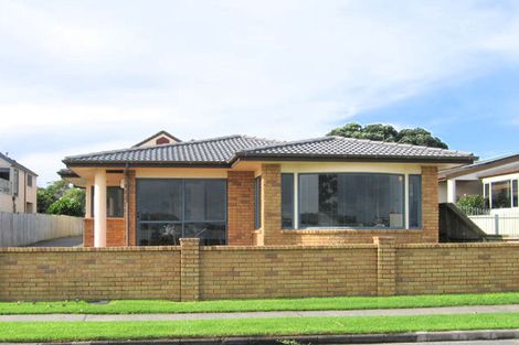Photo of property in 2/21 The Parade, Bucklands Beach, Auckland, 2012