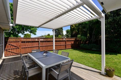 Photo of property in 102 Oakfield Crescent, Pukete, Hamilton, 3200