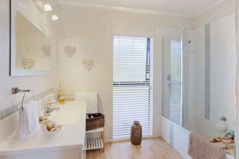 Photo of property in 40 Ruamoana Place, Omokoroa, 3114