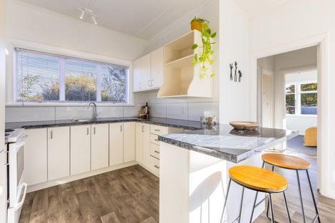 Photo of property in 2 Woburn Street, Waipukurau, 4200