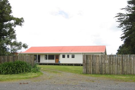 Photo of property in 118 Station Road, Kumeu, 0891