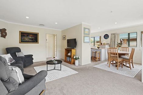 Photo of property in Redwood Village, 10/42 Main Road, Tawa, Wellington, 5028