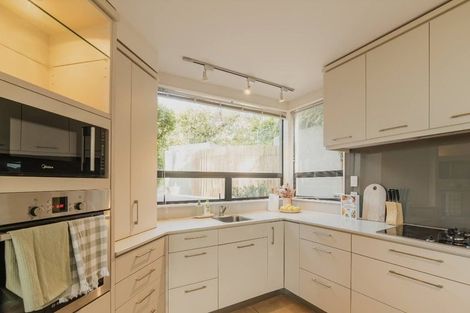 Photo of property in 105 Cannon Hill Crescent, Mount Pleasant, Christchurch, 8081