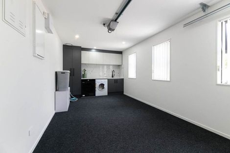 Photo of property in 6a Cutler Street, New Lynn, Auckland, 0600
