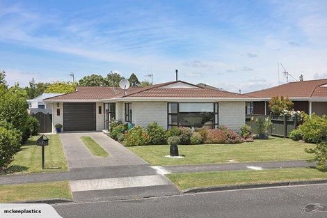 Photo of property in 43 Cedar Crescent, Feilding, 4702
