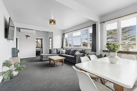 Photo of property in 8 Newbury Place, Waitara, 4320