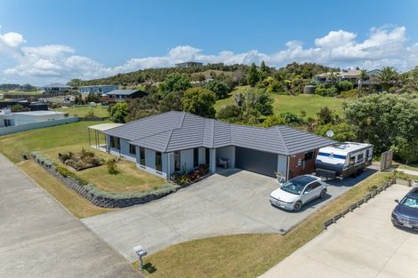 Photo of property in 31 Eagles Way, Cable Bay, 0420