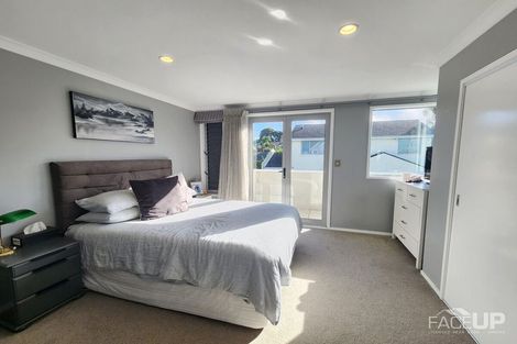 Photo of property in 7n Clearwater Cove, West Harbour, Auckland, 0618