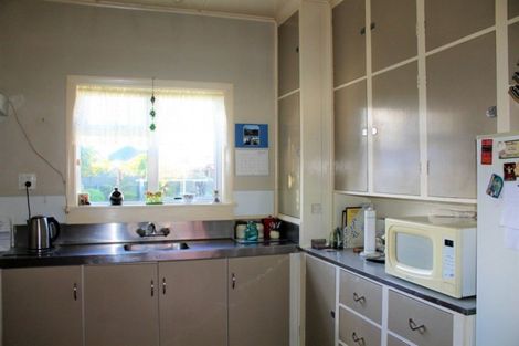 Photo of property in 15 Neptune Street, Dannevirke, 4930