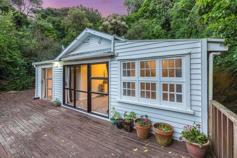 Photo of property in 1/45 Airlie Road, Plimmerton, Porirua, 5026