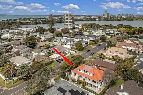 Photo of property in 102a Kitchener Road, Milford, Auckland, 0620