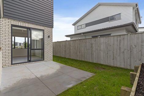 Photo of property in 18 Gosper Road, Takanini, 2112