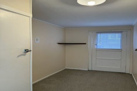 Photo of property in 8 Rixon Grove, Mount Victoria, Wellington, 6011