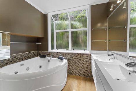 Photo of property in 15b Kakariki Grove, Waikanae, 5036