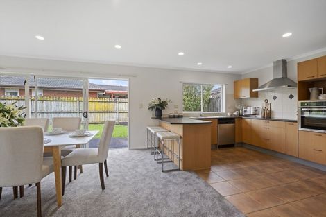 Photo of property in 2 Derg Place, East Tamaki, Auckland, 2013